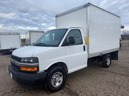 Used 2018 Chevrolet Express 3500 image 1