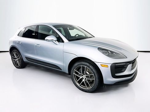 Certified 2026 Porsche Macan AWD/4WD image 7