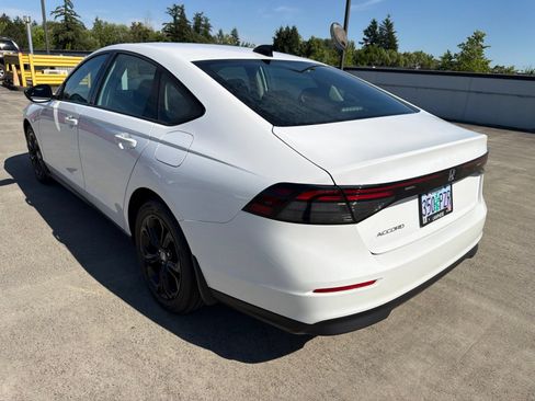 Used 2025 Honda Accord SE image 6