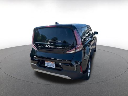 Used 2025 Kia Soul LX w/ LX Technology Package FWD image 15