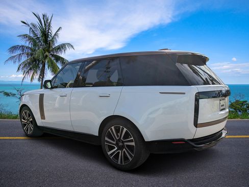 Used 2023 Land Rover Range Rover SE image 39