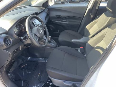 Certified 2025 Nissan Kicks Play S image 13