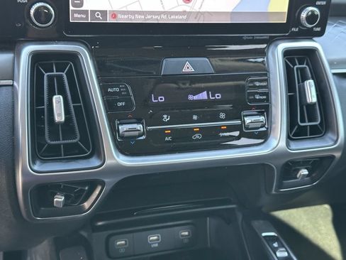 Used 2022 Kia Sorento S FWD image 31