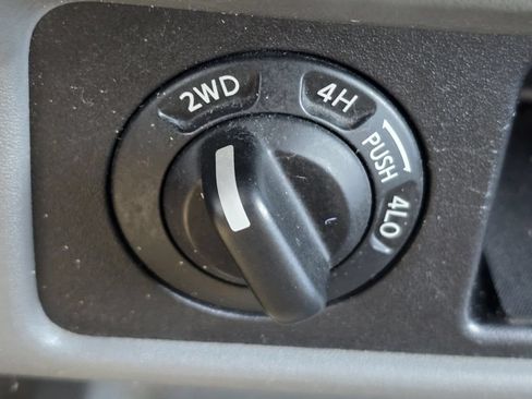 Used 2007 Nissan Frontier SE w/ Power Pkg AWD/4WD image 6