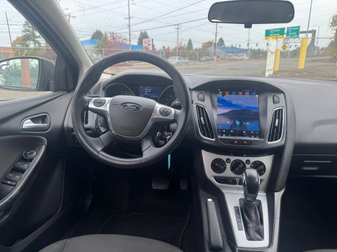 Used 2014 Ford Focus SE w/ SE Winter Package image 27