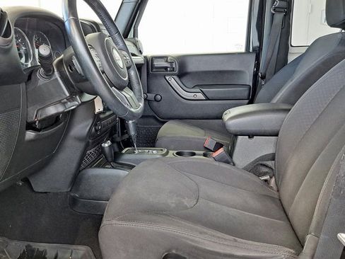Used 2018 Jeep Wrangler Sport AWD/4WD image 19