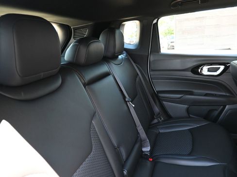 New 2026 Jeep Compass Latitude AWD/4WD image 22