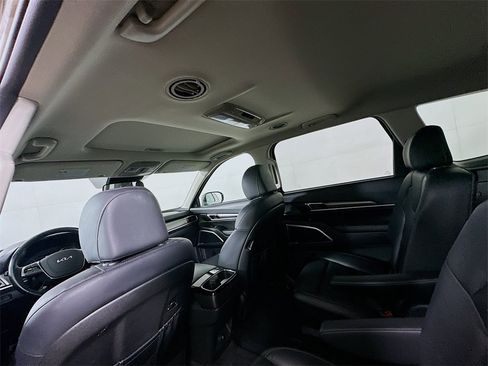 Used 2022 Kia Telluride S image 13