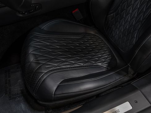 Used 2024 Aston Martin DB12 Coupe RWD image 40