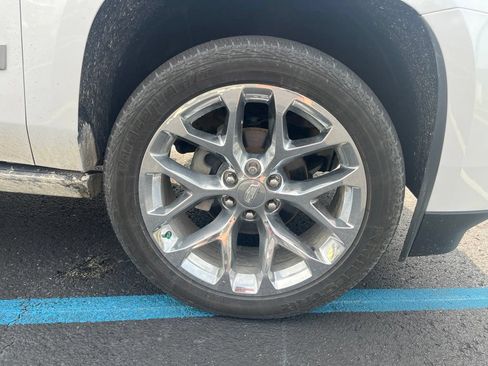 Used 2019 Cadillac Escalade ESV Platinum AWD/4WD image 12