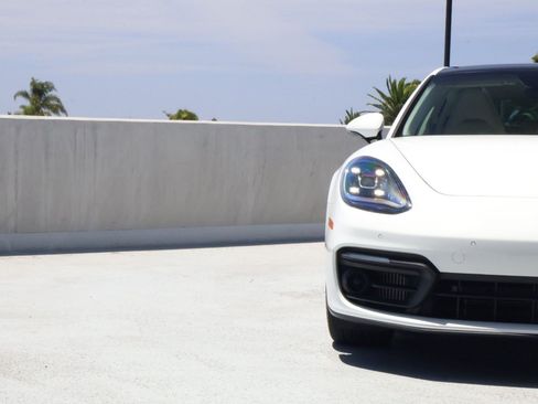 Certified 2023 Porsche Panamera Platinum Edition RWD image 12