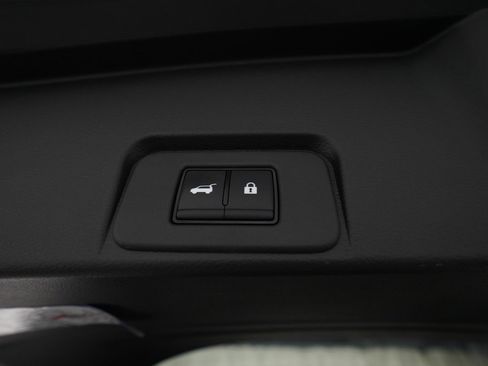 Certified 2025 Nissan Rogue SL w/ Tech Package image 15