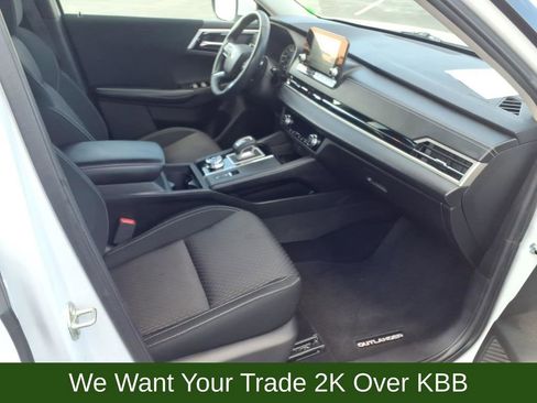 Used 2022 Mitsubishi Outlander ES image 25