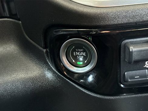 Used 2024 Chevrolet Silverado 2500 LT w/ Convenience Package image 31