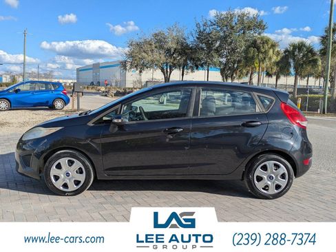 Used 2013 Ford Fiesta SE image 6