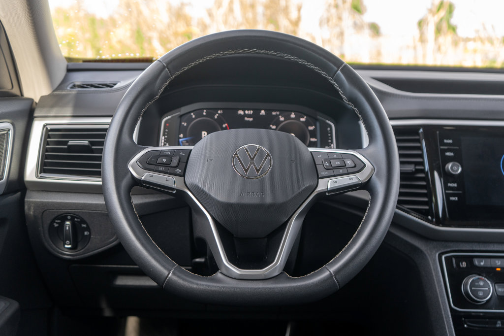 Used 2023 Volkswagen Atlas SE w/ Panoramic Sunroof Package AWD/4WD image 16