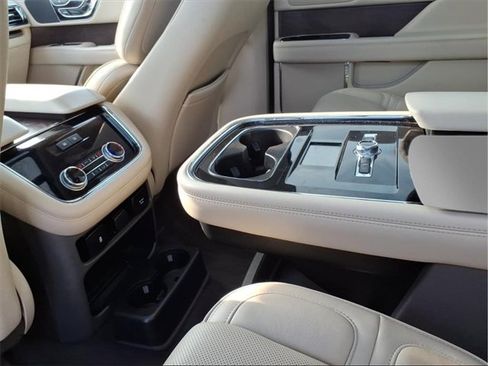 Used 2019 Lincoln Navigator Reserve w/ Cargo Package image 11