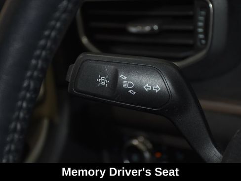 Used 2021 Ford Explorer Limited w/ Equipment Group 301A AWD/4WD image 13