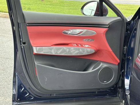 Used 2025 Genesis GV70 3.5T Sport w/ Sport Advanced Package image 15