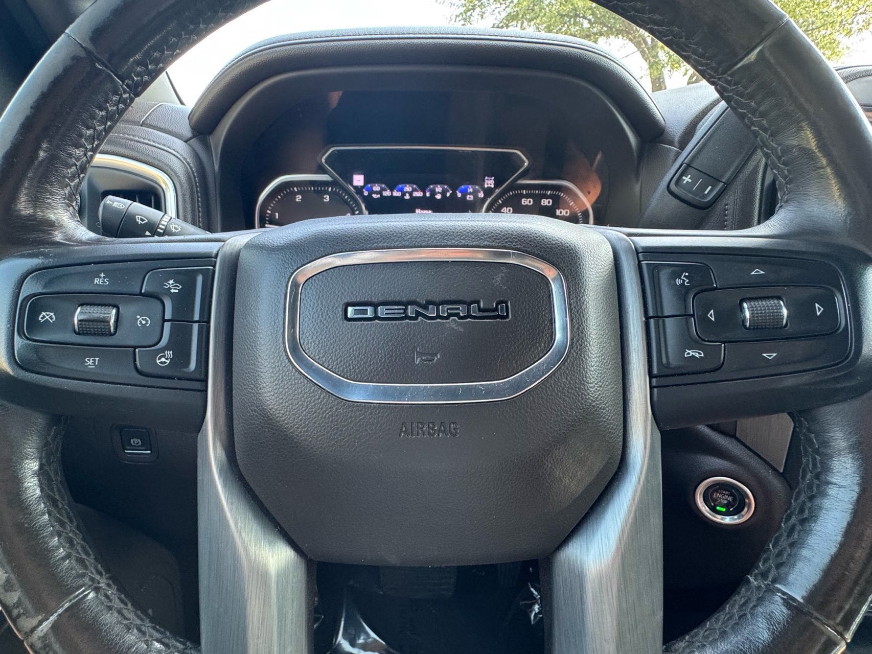 Used 2022 GMC Sierra 3500 Denali w/ Denali Ultimate Package AWD/4WD image 17
