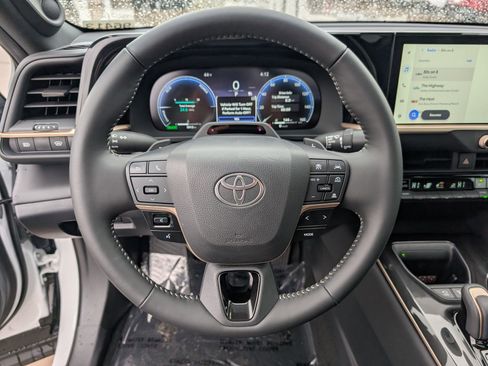 Used 2026 Toyota Crown Platinum AWD/4WD image 17