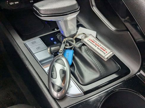 Used 2025 Hyundai Elantra SEL image 30