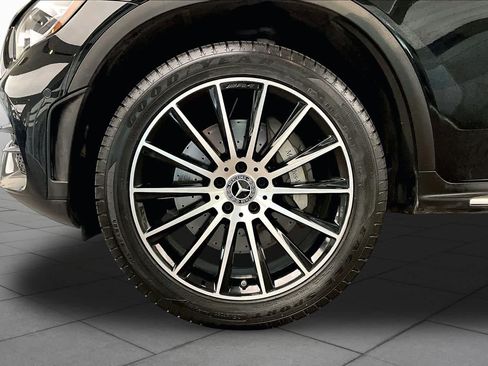 Used 2023 Mercedes-Benz GLC 300 4MATIC Coupe image 11