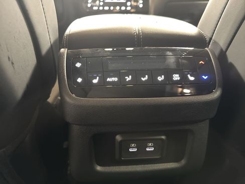 Certified 2026 INFINITI QX60 Luxe w/ Family Package AWD/4WD image 32