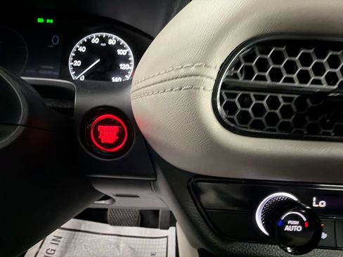 Used 2024 Honda HR-V LX image 16