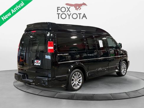 Used 2021 Chevrolet Express 2500 RWD image 6