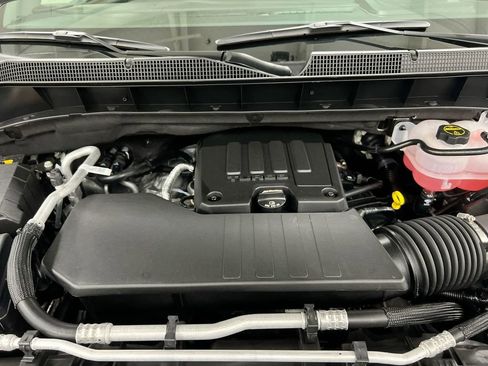 Used 2024 Chevrolet Silverado 1500 LT image 24