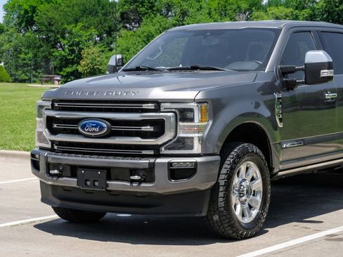 Used 2021 Ford F250 Platinum w/ FX4 Off-Road Package AWD/4WD image 7