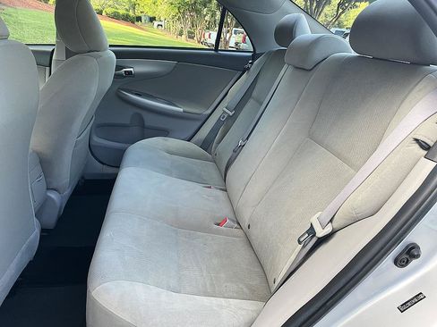 Used 2011 Toyota Corolla LE FWD image 12