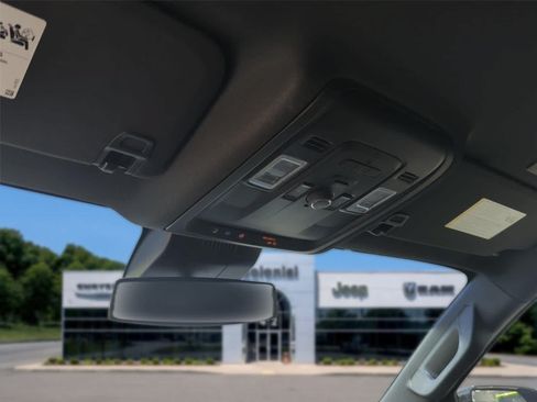 Used 2023 Chevrolet Tahoe Z71 w/ Z71 Off-Road Package AWD/4WD image 23