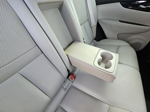 Used 2019 Nissan Rogue Sport SL w/ Premium Package image 28