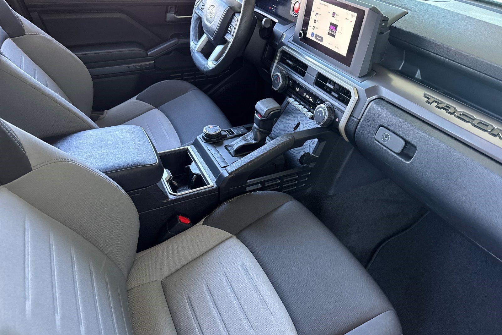 Used 2026 Toyota Tacoma TRD Off-Road AWD/4WD image 32