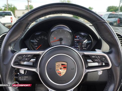 Used 2018 Porsche 718 Boxster S RWD image 32