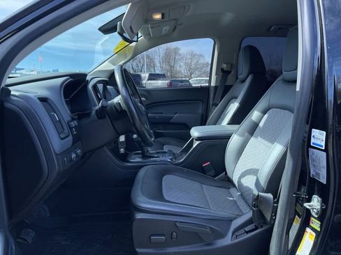 Used 2021 Chevrolet Colorado Z71 w/ Z71 Midnight Edition image 17