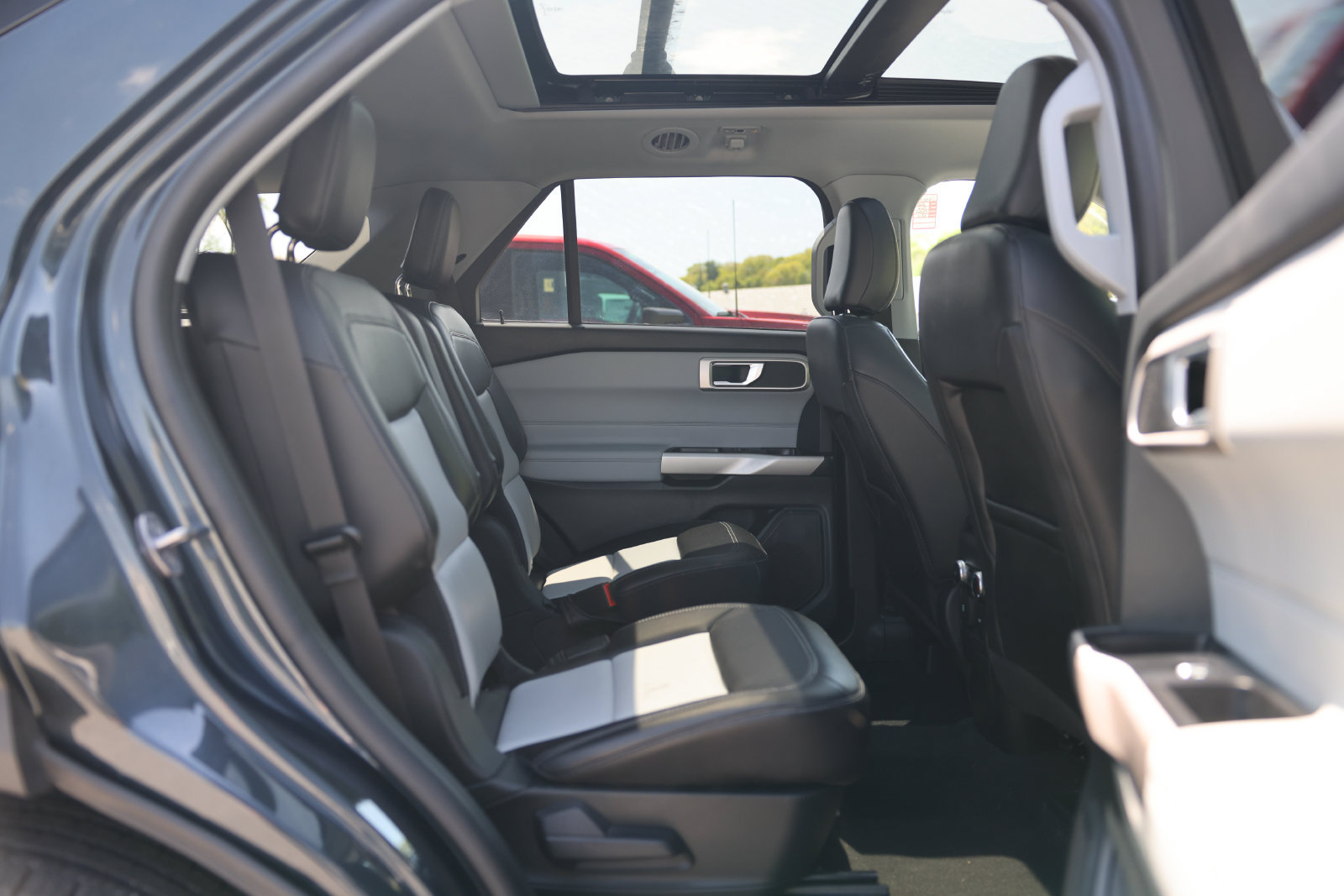 Certified 2023 Ford Explorer XLT w/ Equipment Group 202A AWD/4WD image 12