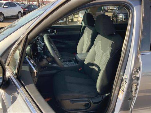 Used 2022 Kia Sorento LX AWD/4WD image 7