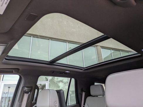 Used 2021 GMC Yukon SLT w/ SLT Luxury Plus Package AWD/4WD image 14