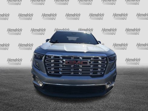 Used 2024 GMC Acadia Denali image 3