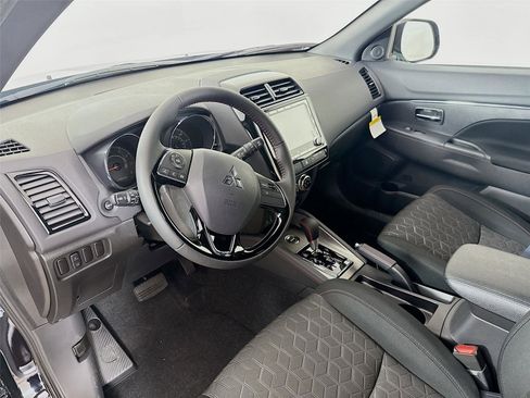 Used 2025 Mitsubishi Outlander Sport Trail Edition image 9