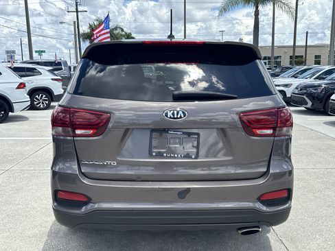 Used 2019 Kia Sorento FWD image 5