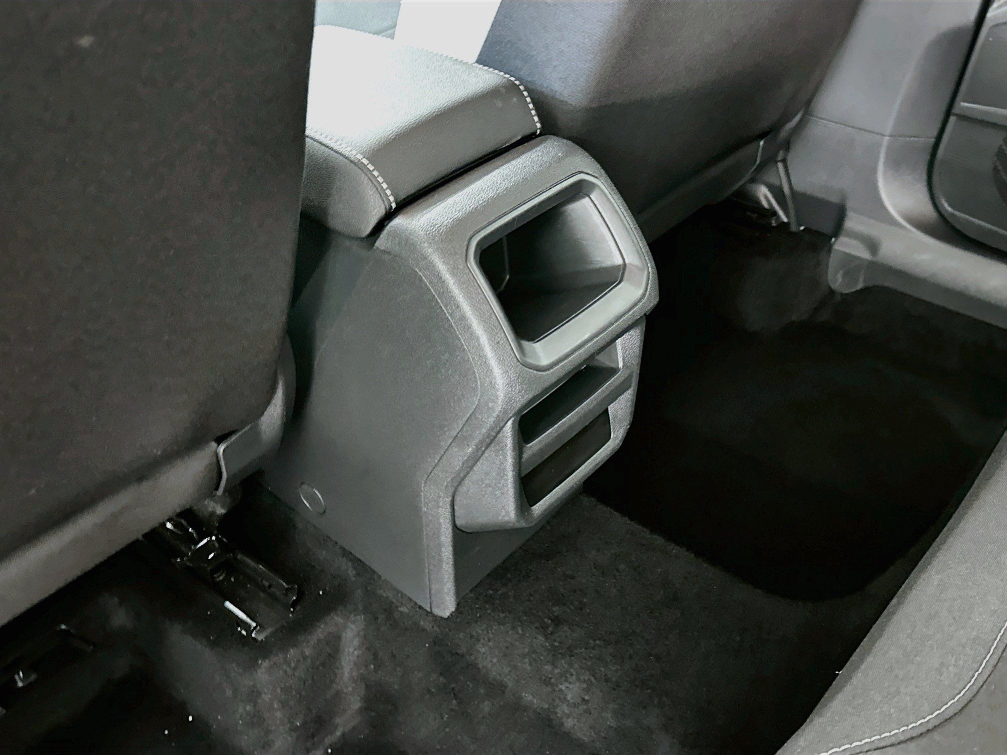 Used 2025 Volkswagen Taos S AWD/4WD image 27