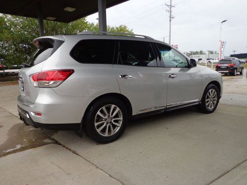 Used 2015 Nissan Pathfinder SL w/ SL Premium Package image 5