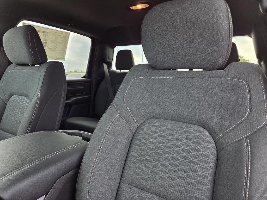 New 2026 RAM 1500 Express AWD/4WD image 24