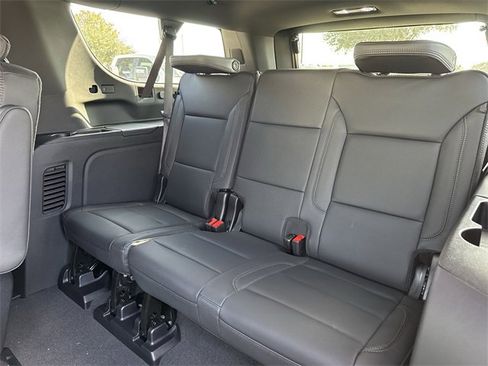 New 2026 Chevrolet Suburban High Country image 27
