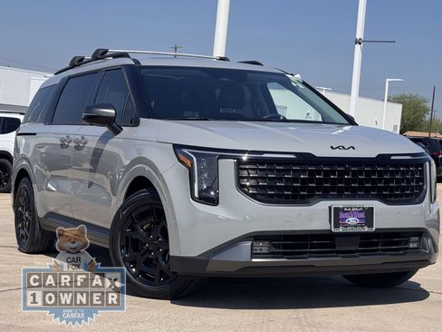 Used 2025 Kia Carnival SX w/ SX Dark Edition Package image 2