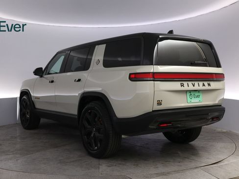 Used 2025 Rivian R1S Adventure AWD/4WD image 17